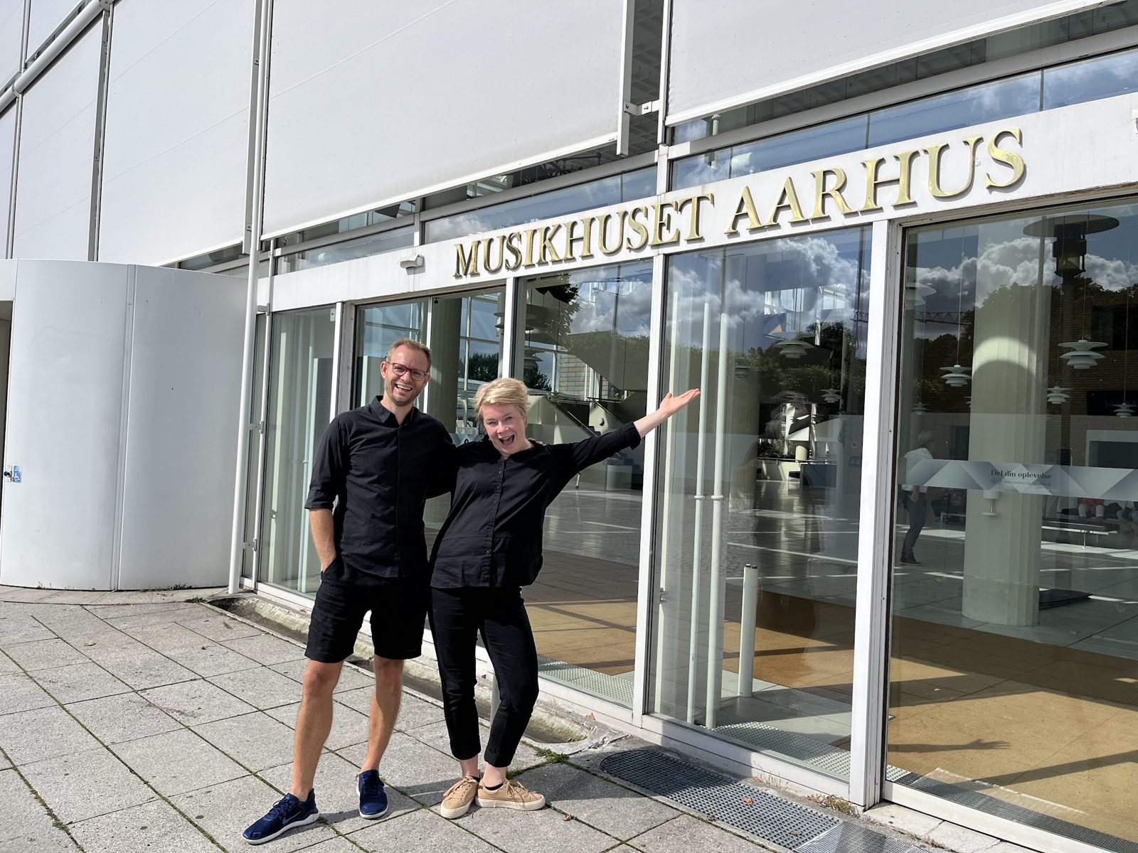 Martha Marie Petri and Mathias Madsen Munch outside Musikhuset Aarhus